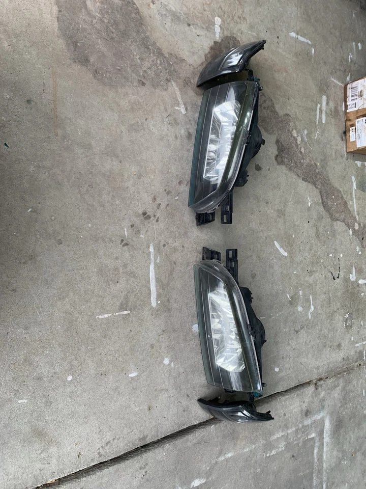 1993-2001 Subaru Impreza Headlight Assemblies Smoke Lens With Bulbs - Image 1 of 4