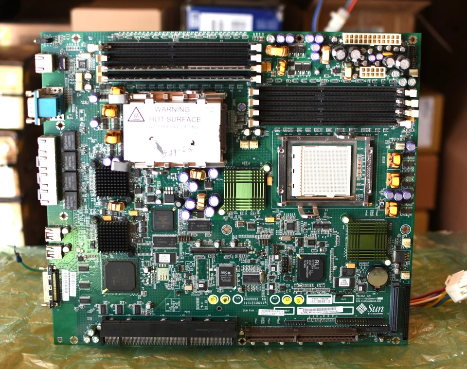 Sun Oracle motherboard P/N 375-3459 375-3483 with 1 X CPU 1.5 with 2 X 512MB RAM - Image 1 of 2