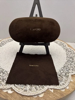 Estuche rígido para gafas de sol Tom Ford marrón con tela Foto 1 de 4