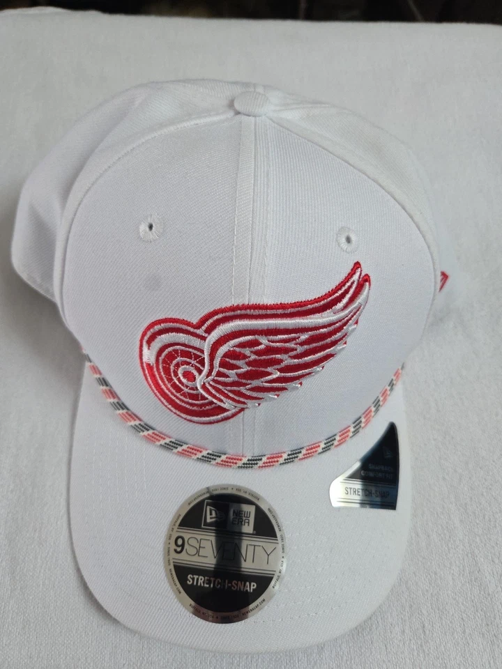 NHL DETROIT RED WINGS NEW ERA MULTI CUERDA 9SEVENTY STRETCH SNAPBK SOMBRERO BLANCO NUEVO CON ETIQUETAS Foto 1 de 4