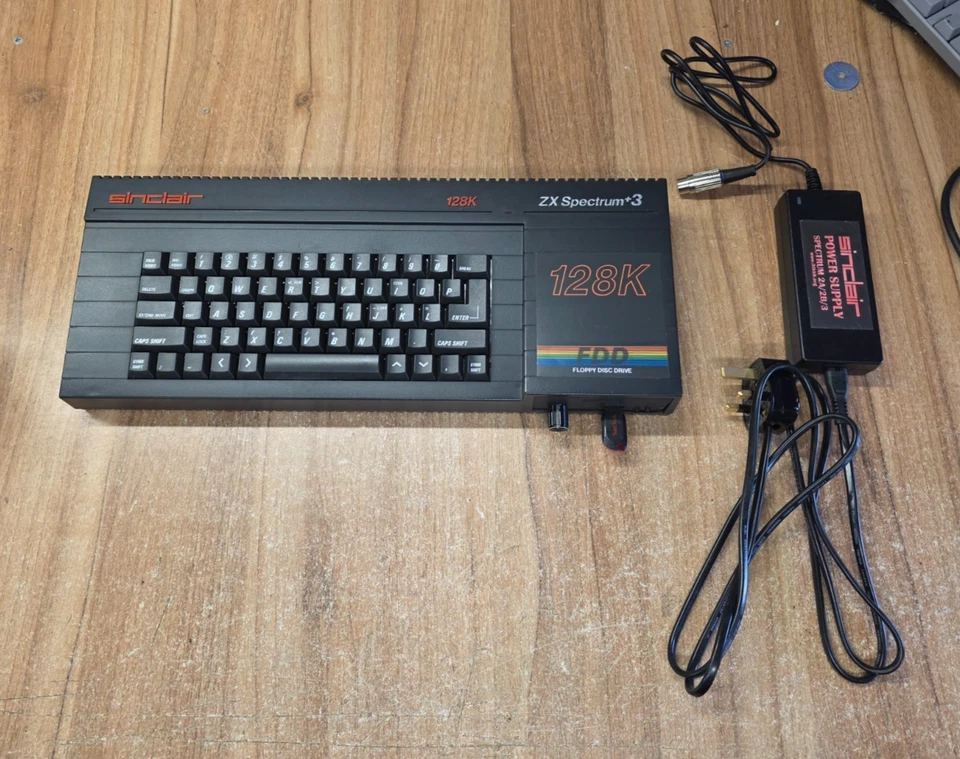 Sinclair 128K ZX Spectrum +3 con Gotek instalado y fuente de alimentación moderna probada - Imagen 1 de 4