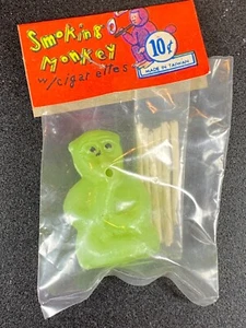 1960's Smoking Monkey Novelty - Vintage Dime Store Unused Stock (NOS) Green - Picture 1 of 8
