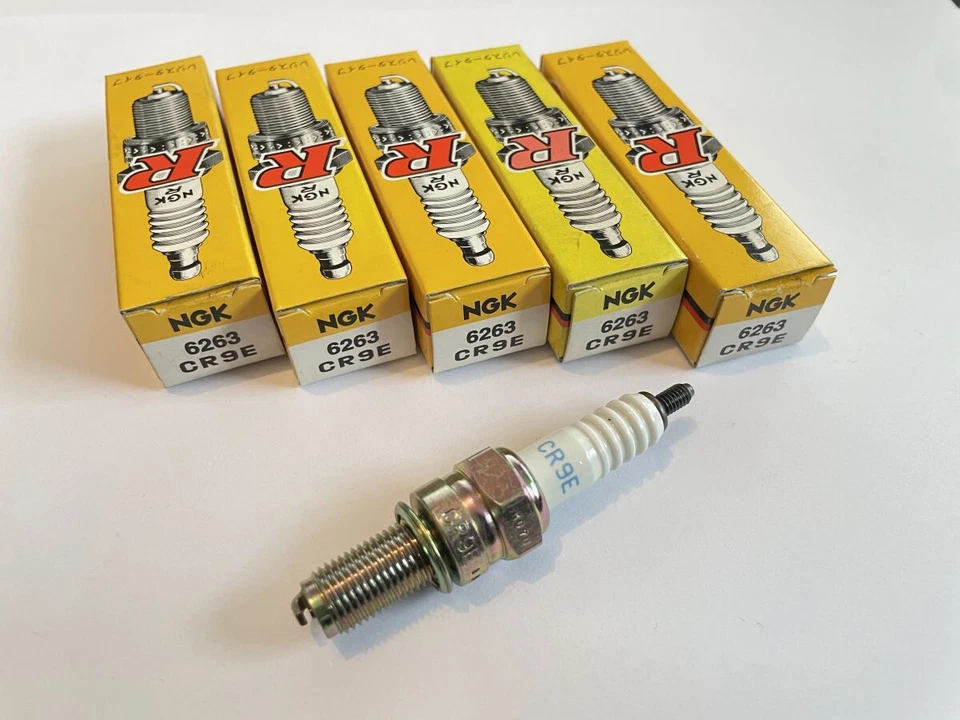 5x bujías NGK CR9E p. ej. Suzuki GSXR 600 750 1000 NUEVO Foto 1 de 1