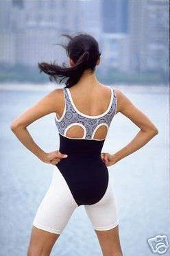 ¡NUEVO CON ETIQUETAS! Leotardo patrón abstracto con tubería blanca - pequeño Foto 1 de 2