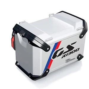 2 Adesivi valigie laterali Moto BMW R 1300 gs adventure rosso blu nero VA A3 17 - Foto 1 di 2