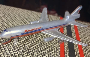 "Zylmex American Airlines A115 DC-10 aereo jet pressofuso Hong Kong 4"" - Foto 1 di 9