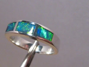 Anillo de ópalo con incrustaciones de 3 piedras - plata de ley -- tamaño 5 1/4 - sin cambio de tamaño - Imagen 1 de 12