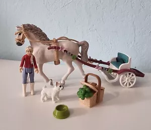 Schleich Pferdekutsche Kutsche für Pferdeshow Set Picknick mit Hund und Zubehör - Bild 1 von 1