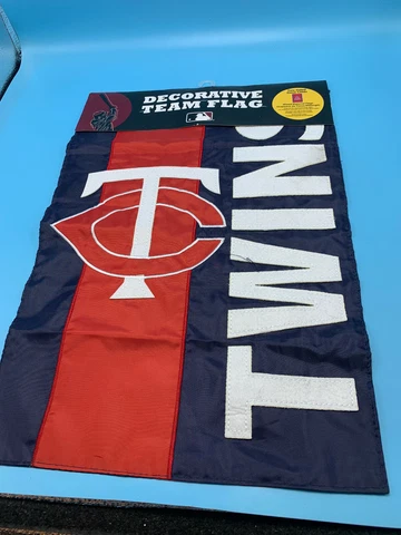 Minnesota Twins Decorative Embossed Team Flag 19" x 13"! Cover