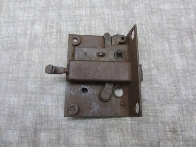 ВИНТАЖНАЯ АНТИКВАРНАЯ МОДЕЛЬ T A FORD ДВЕРНАЯ ЗАЩЕЛКА КАПОТА - Изображение 1 из 4