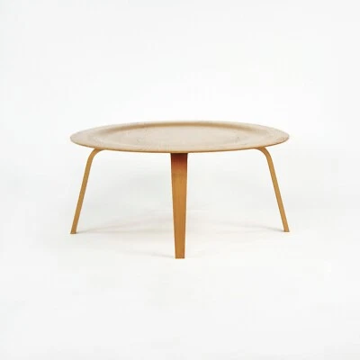 Mesa de centro redonda Herman Miller Ray & Charles Eames CTW 2006 madera en fresno blanco  Foto 1 de 4