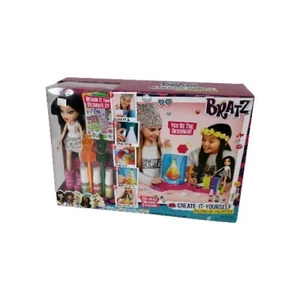 Bratz Creat-It-Yourself Fashion Playset with Doll - 20+ Pieces - New in Box - Picture 1 of 9