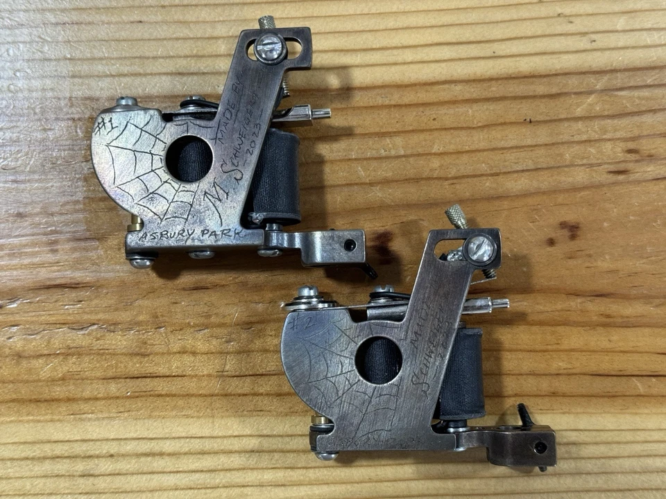 Juego de máquina de tatuaje de bobina construida Mike Schweigt Foto 1 de 1