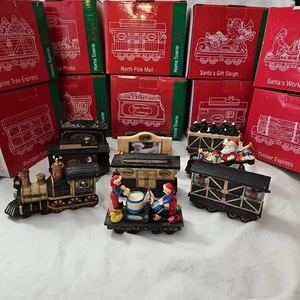 10 Stück JC Penny Home Towne Express 1998 Zug Lok + Autos Weihnachtsdorf - Bild 1 von 20