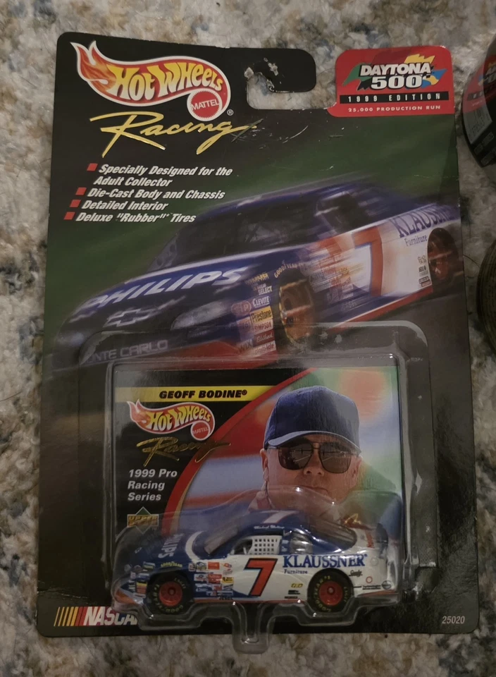 1999 Hot Wheels Pro Racing 1:64 #7 Geoff Bodine/Philips New On Damaged Card - Image 1 of 1
