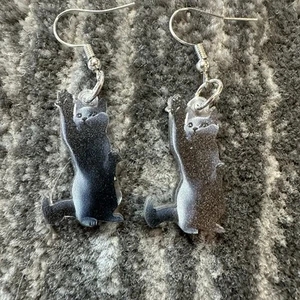 Russian Blue Cat Earrings Dangle Drop Gray Kitten Acrylic Cat Lady Gift New - Picture 1 of 4