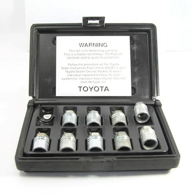 JUEGO MAESTRO DE BLOQUEO DE RUEDA HERRAMIENTA DISTRIBUIDOR DE AUTOMÓVILES TOYOTA DE COLECCIÓN #09-99-00100 EN ESTUCHE-VN Foto 1 de 4