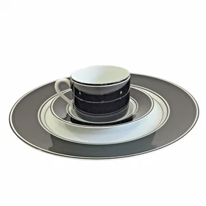 Fitz and Floyd Rondelet Noir Speiseteller mit Teetasse und Untertasse schwarz 1987 - Bild 1 von 6