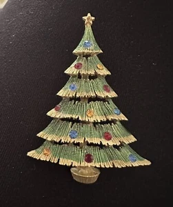 JJ Christmas Tree Brooch Tiered Green Rhinestones - Picture 1 of 4