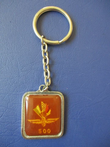 Vintage Indianapolis 500  Metal Keychain * Cover
