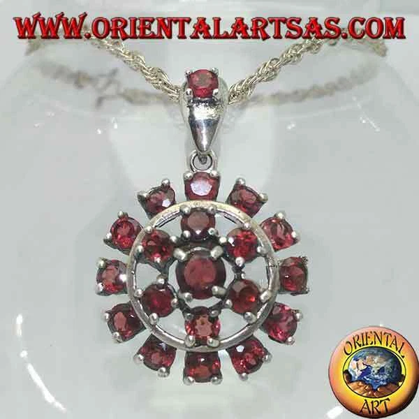 Ciondolo in argento 925‰ granato tondo contornato da stella e cerchio di granati - Immagine 1 di 1