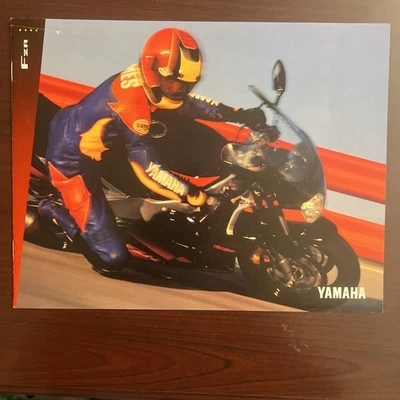 Yamaha FRZ600 FZR1000 1994 folleto de 8 páginas bicicleta deportiva superdeportiva Foto 1 de 4