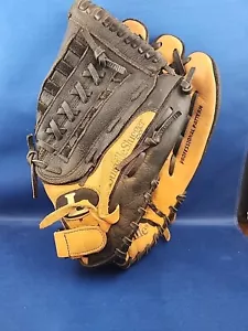 Louisville Slugger LP1350 13.5" RHT Players Series Baseball Softball Glove - Picture 1 of 7