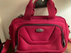 RICHARDO BEVERLY HILLS MEN'S CARRY ON- SHOULDER STRAP TOTE RED  W//ZIPPERS 18X11
