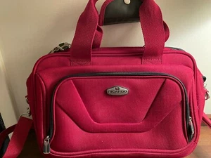 RICHARDO BEVERLY HILLS MEN'S CARRY ON- SHOULDER STRAP TOTE RED W//ZIPPERS 18X11 - Picture 1 of 9