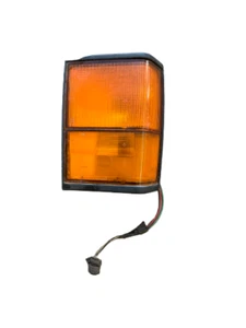 Range Rover Classic 89-94 OEM Drivers Front Corner Light Turn Signal - Picture 1 of 3