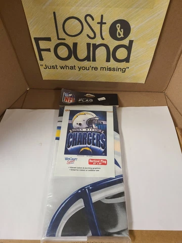 San Diego Chargers White W/ Yellow Bolt Vertical Hanging FLAG 27" x 37" **NEW ** Cover