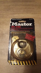 Master Maximum Security Shielded Discus Padlock No.40-D W/2 Keys, NOS - Picture 1 of 5