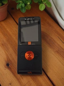 Téléphone portable vintage Sony Ericsson W350i Orange - Sans chargeur - Non test - Photo 1 sur 1