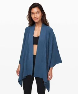 Lululemon Dream Weaver Wrap in Code Blue - Bild 1 von 6