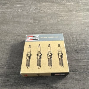 4 pc Champion Copper Plus 811 Spark Plugs for W6BP W6AS W6AC W24FU W24FSZU dt! - Picture 1 of 5