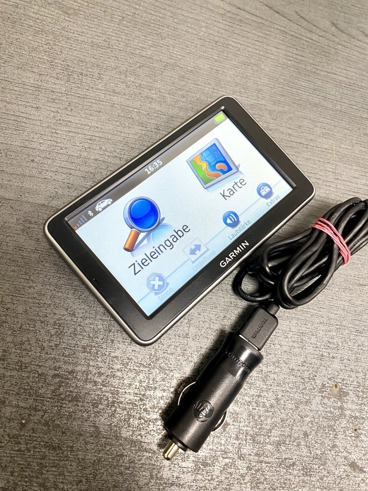 Garmin Dezl 560LM Europa 45 LKW GPS Navigator 5" Anzeige nur mit Kratzern - Bild 1 von 4