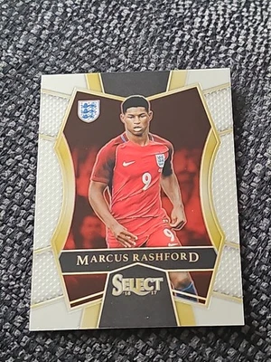 Marcus Rashford, RC Silver Prizm Mezzanine 2016-17 Panini Select Soccer, England - Image 1 of 2