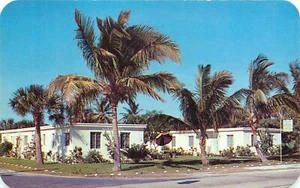 DONALEE COURT APARTMENTS, LAKE WORTH, FLORIDA, VINTAGE POSTCARD - Picture 1 of 2
