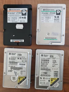 Festplatten Konvolut HDD 3,5zoll IDE 4x Verschiedene größen *DEFEKT/UNGETESTET* - Afbeelding 1 van 1