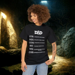 Camiseta de algodón pesado unisex DnD Stats vía Tomato Explication - Imagen 1 de 13