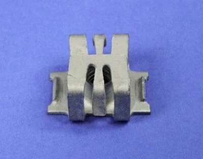 02-24 Dodge Jeep Ram Borde Interior Tuerca a Presión Fábrica Mopar Nuevo Fabricante Original Foto 1 de 3