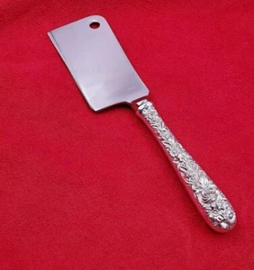 Cuchilla de queso de plata esterlina Repousse by Kirk hecha a medida  - Imagen 1 de 4