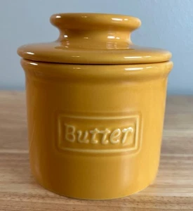 Campana Burro 4”H Crock di L. Tremain Toscana Giallo Ceramica Butter Keeper - Foto 1 di 6