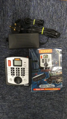 HORNBY RAILWAYS DCC DIGITAL CONTROLLER AND POWER UNIT + MANUAL R8213 - Image 1 of 4