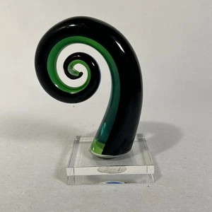Murphy’s Koru New Zealand Spiral Swirl Kunstglas 6” Skulptur blau grün - Bild 1 von 12
