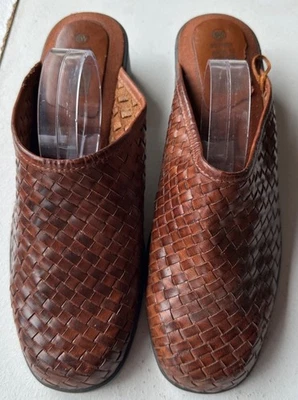 Women's Faded Glory Brown Genuine Leather Low Heeled Slip-on Sandals Size 8W - Image 1 of 4