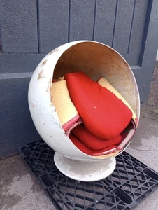 Original 1960 Eero Aarnio Ball Chair – Restoration Project - Picture 1 of 9