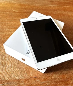 Apple iPad Mini 2, Wi-Fi, 7.9", 32GB, Silver, A1489, original Apple box - Picture 1 of 12
