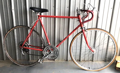 2 Vintage Schwinn Varsity Touring Bikes- Lot - Red & Yellow His & Hers 10 Speed - Image 1 of 4