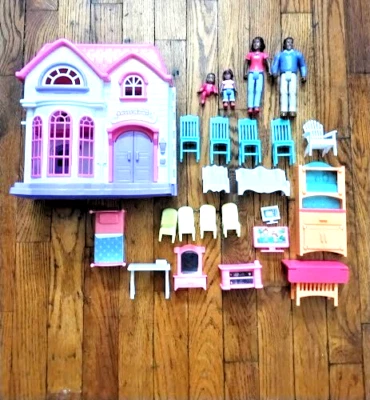 Figuras y muebles Fisher Price Toys R Us de colección You and Me Loving Family casa de muñecas Foto 1 de 4